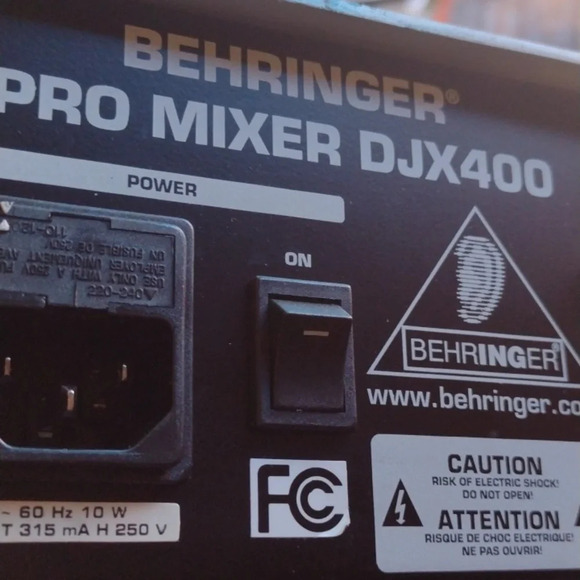 Behringer DJX400 Mixer - Picture 5 of 6